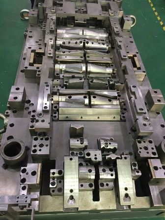 Dongguan metal stamping continuously mold