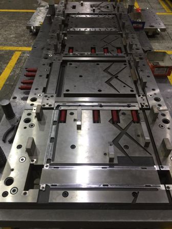 Dongguan metal stamping continuously mold