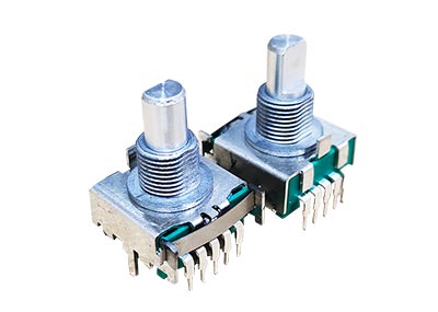 The RS17 comes with a press multispeed switch