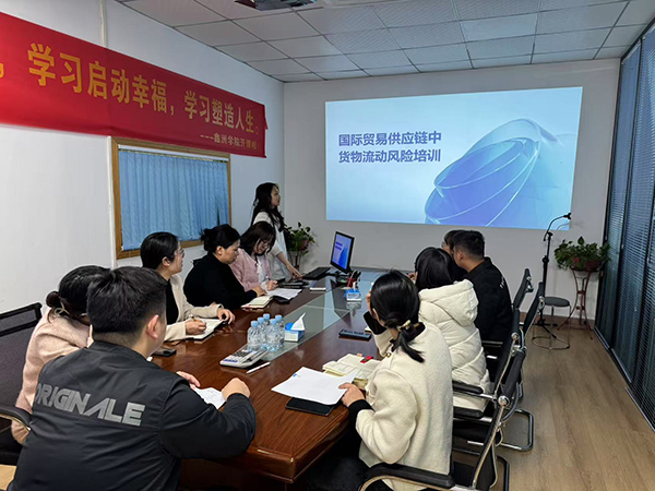 International trade logistics risks