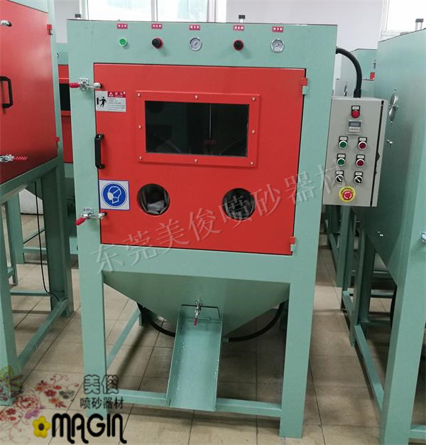 Double gun roller blue sandblasting machine, automatic sandblasting machine, hardware Sandblasting machine, burr sandblasting machine