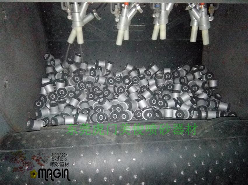 Drum blasting machine, crawler blasting machine