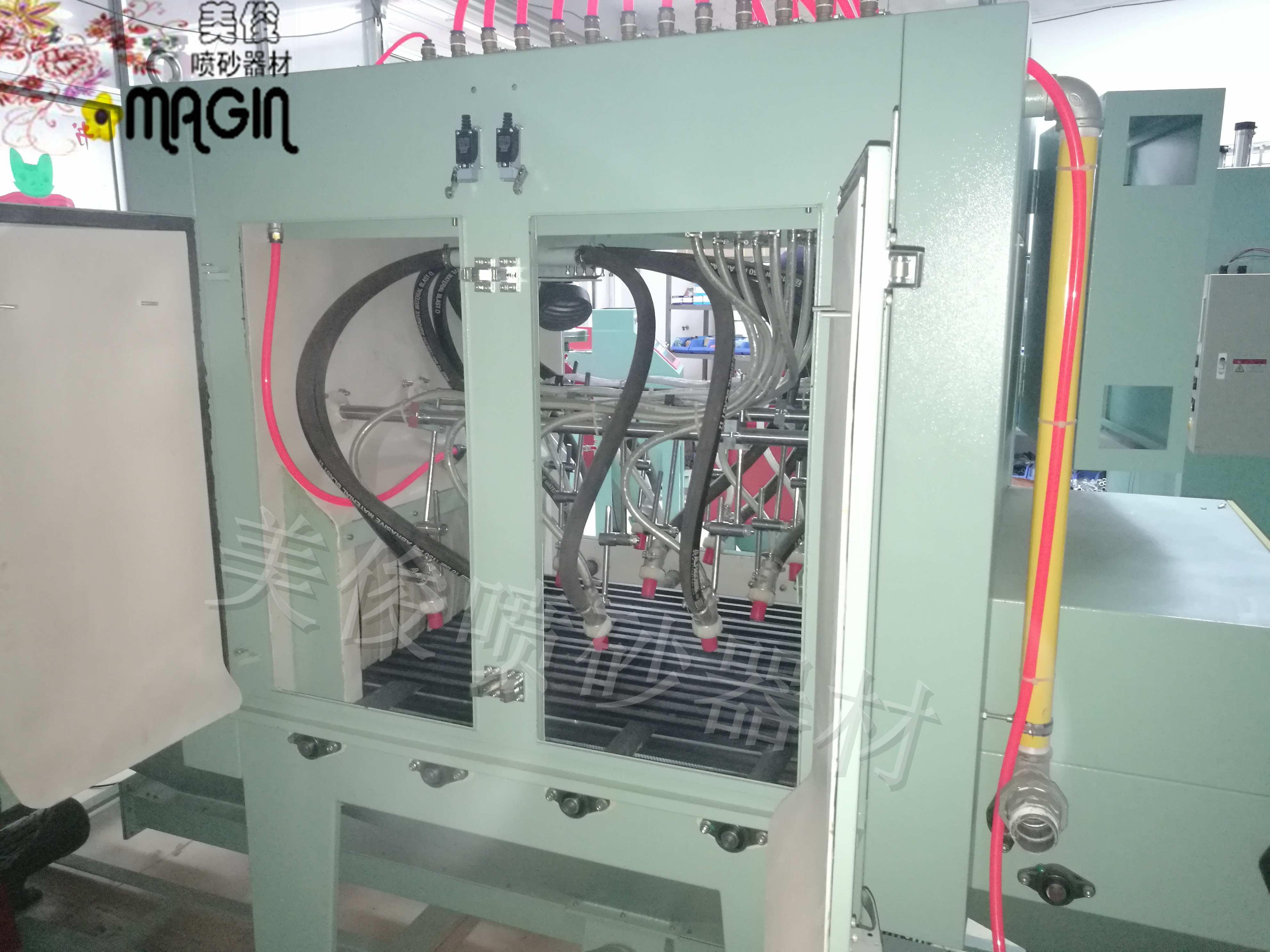 Automatic sandblasting machine