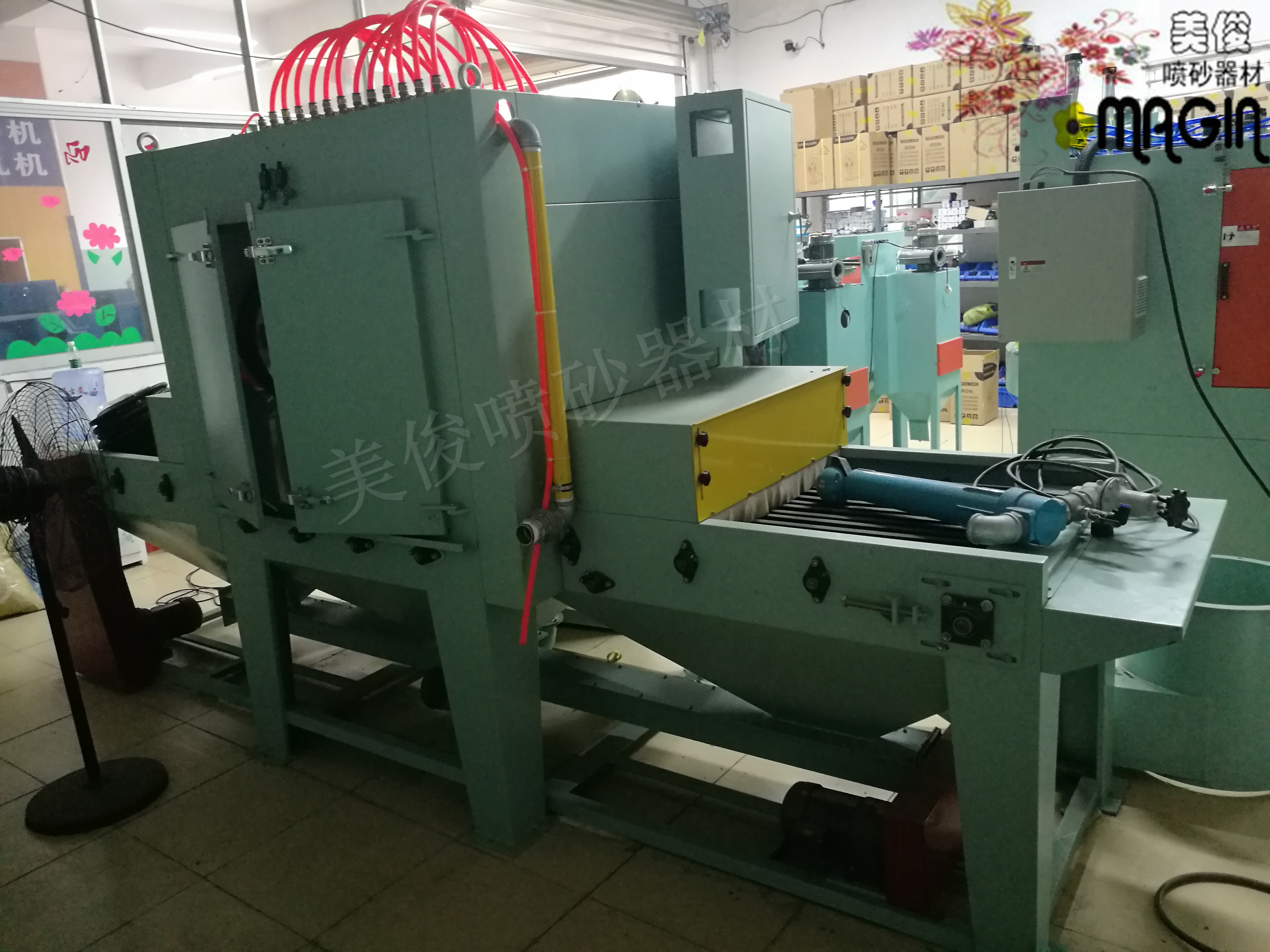 Sandblasting machine