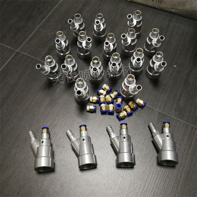 Quick access sandblasting gun