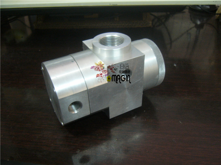 Sandblaster inlet valve