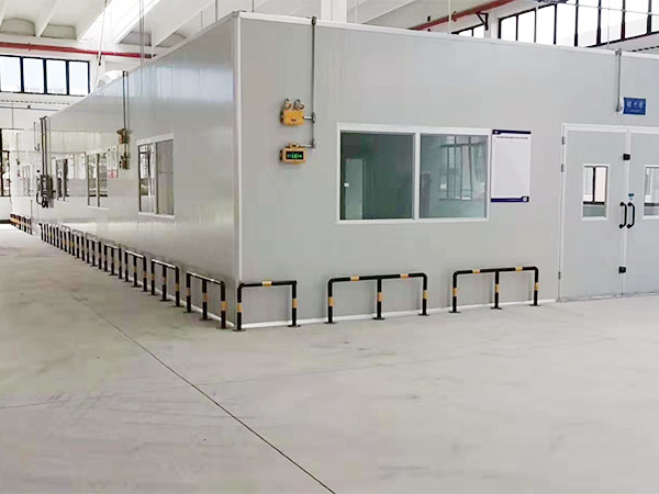 Customized dust-free spray painting room