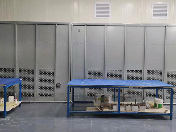 Dry grinding table